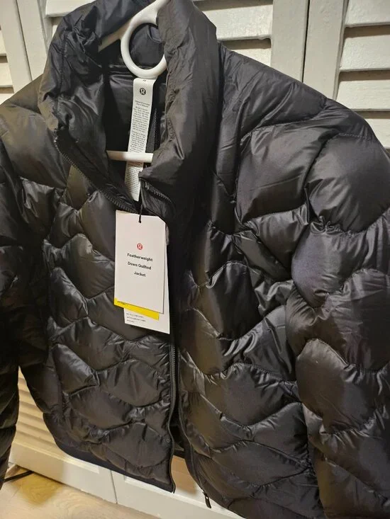 NWT Lululemon Women’s Featherweight 900-Down-Fill Quilted Jacket Black Size M - Picture 2 of 7